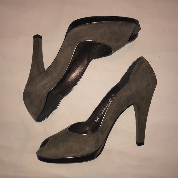 Stuart Weitzman Brown Suede Heels - Picture 2 of 2